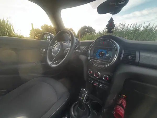 MINI 5 Portas Cooper Premium Yours Auto 19