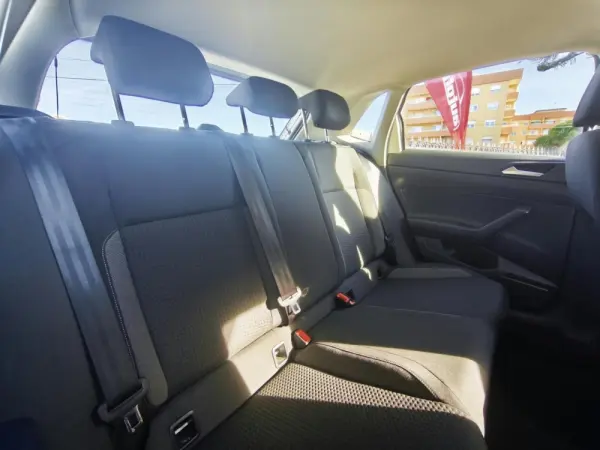 Volkswagen Polo 1.0 TSI (Blue Motion ) Highline 16