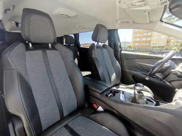Peugeot 5008 1.2 PureTech Allure Pack 31