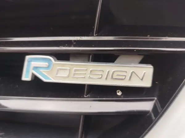 Volvo V40 2.0 D4 R-Design Summum 9