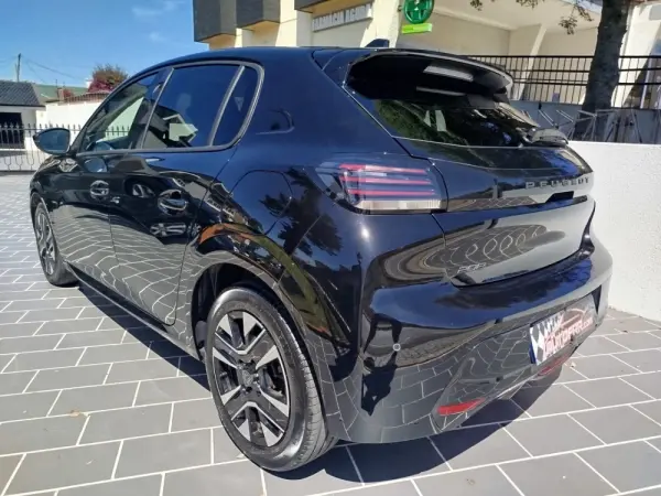 Peugeot 208 9