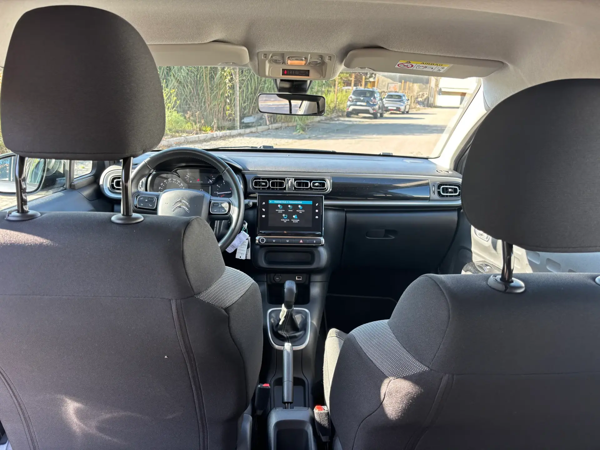 Citroen C3 1.2 PureTech Shine 19