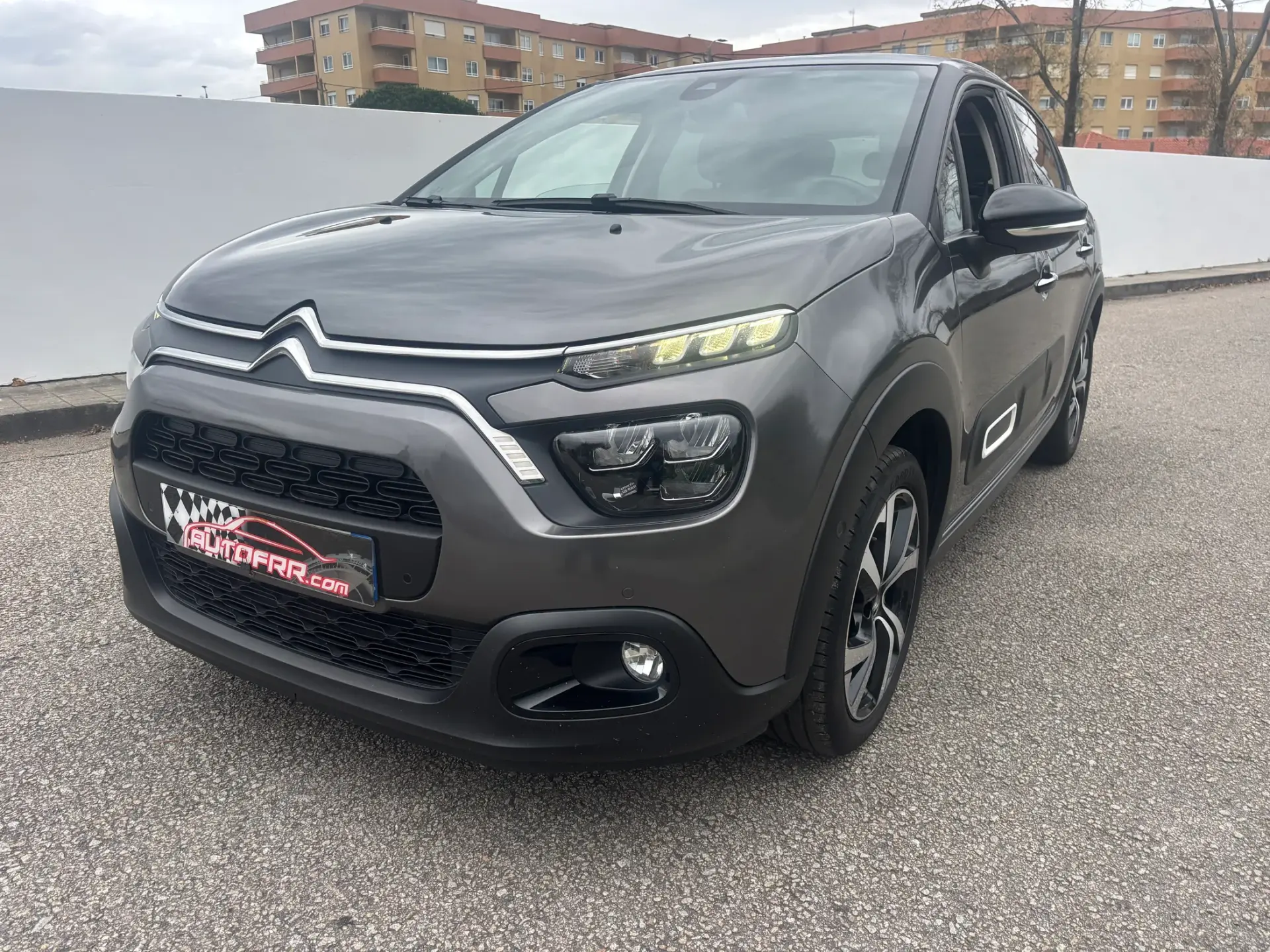 Citroen C3 1.2 PureTech Shine 1