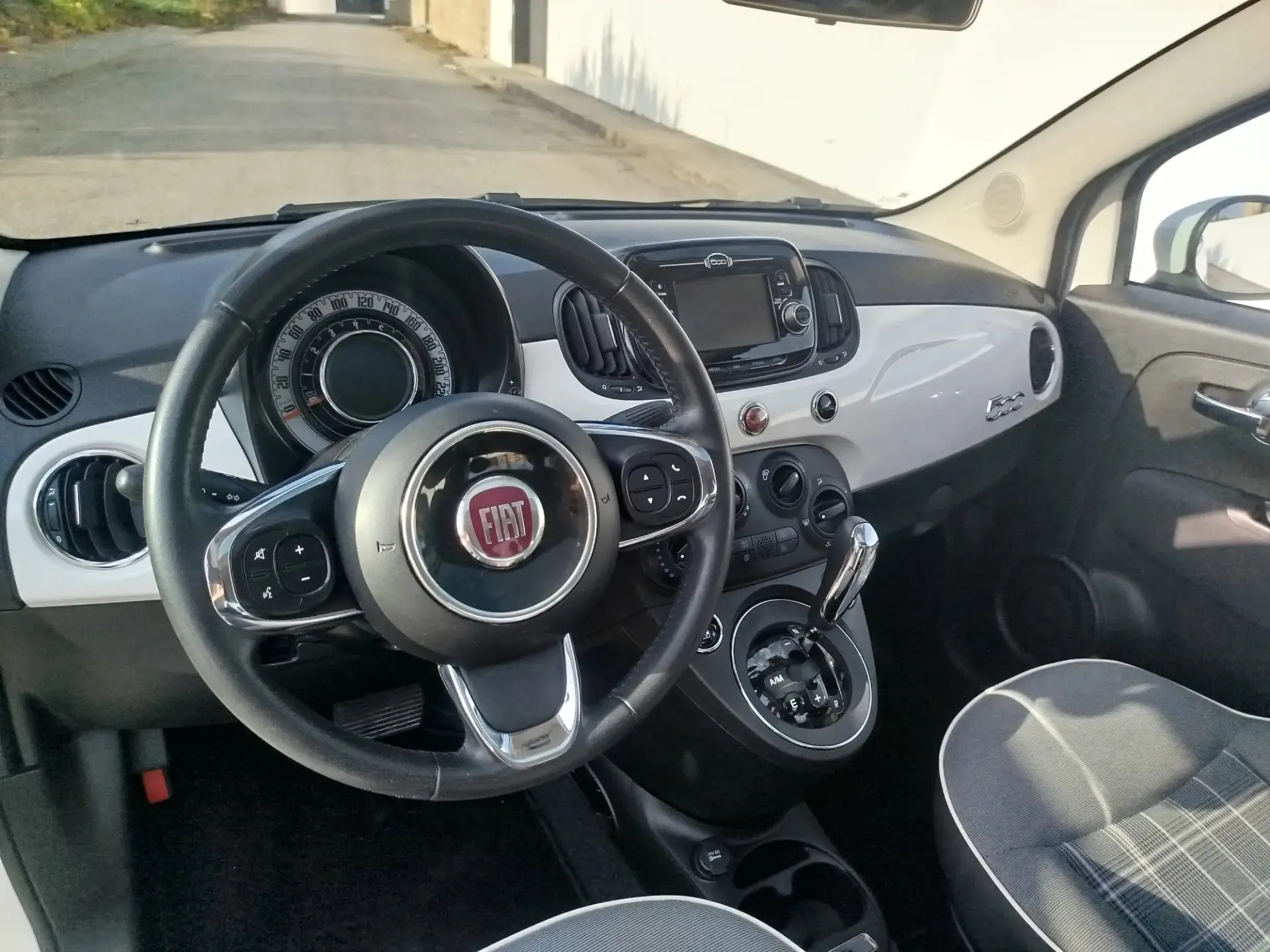 Fiat 500 1.2 Lounge Dualogic 24