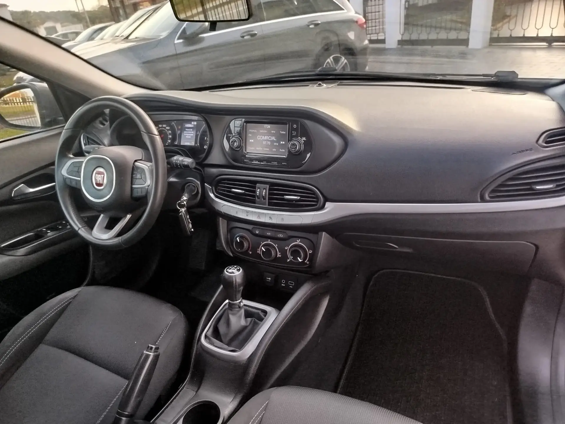 Fiat Tipo 1.3 M-Jet Easy 10