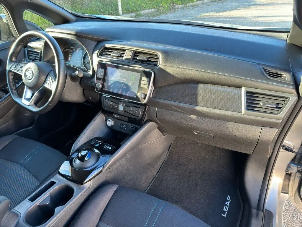 Nissan Leaf Tekna ProPilot Park 17