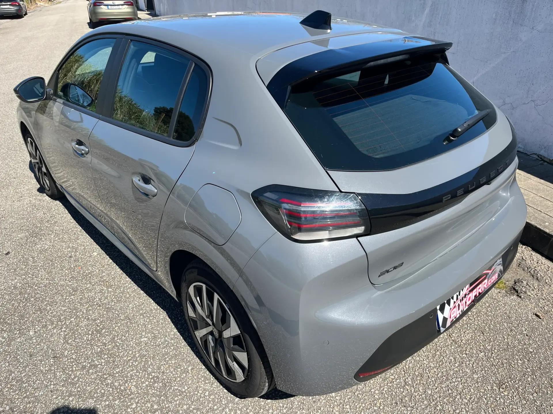 Peugeot 208 1.2 PureTech Like 9
