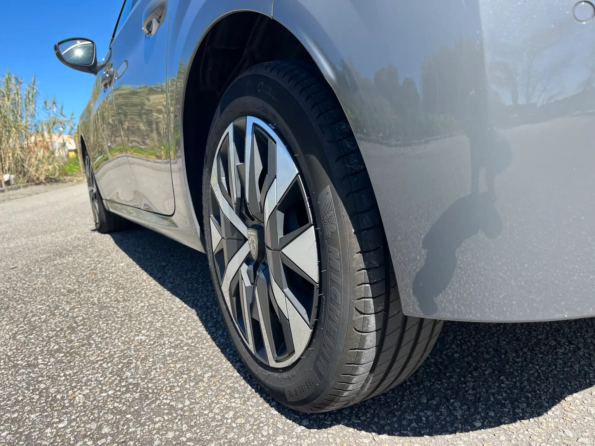 Peugeot 208 1.2 PureTech Like 12