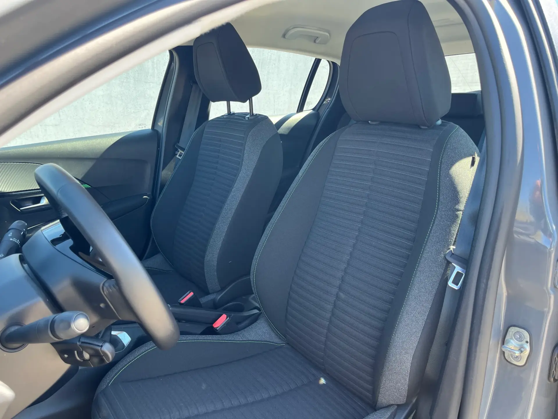Peugeot 208 1.2 PureTech Like 15