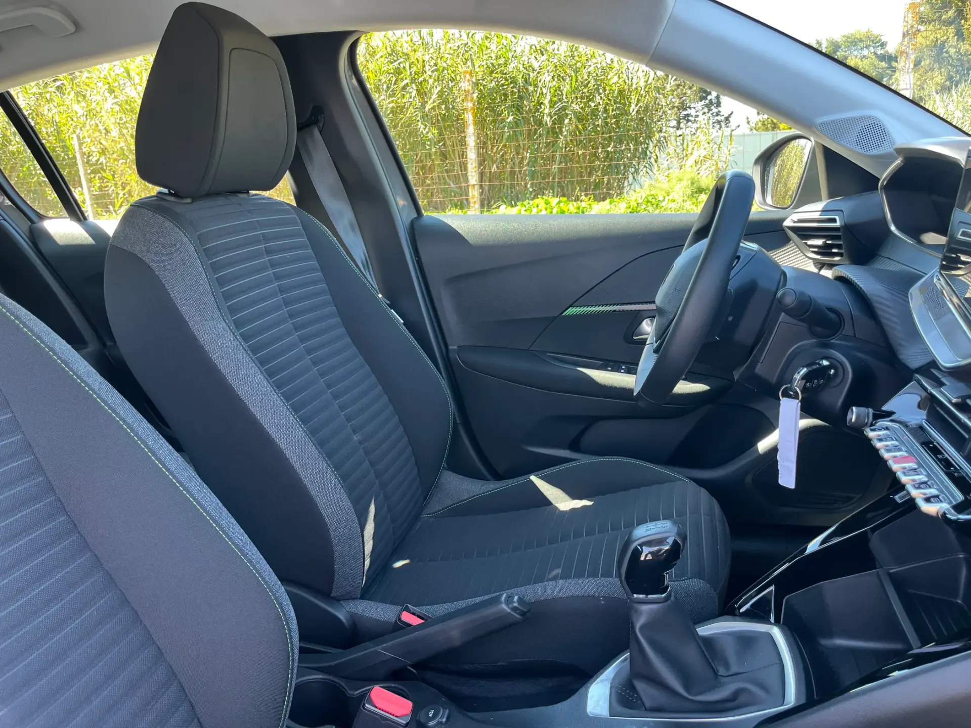 Peugeot 208 1.2 PureTech Like 31