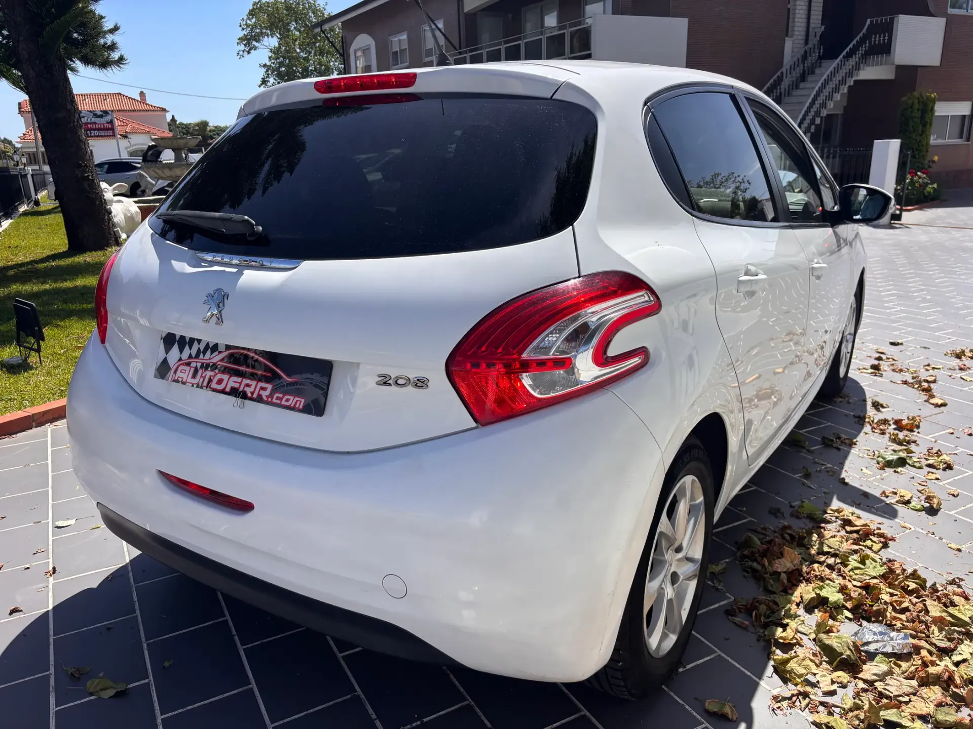 Peugeot 208 1.4 HDi Allure 9
