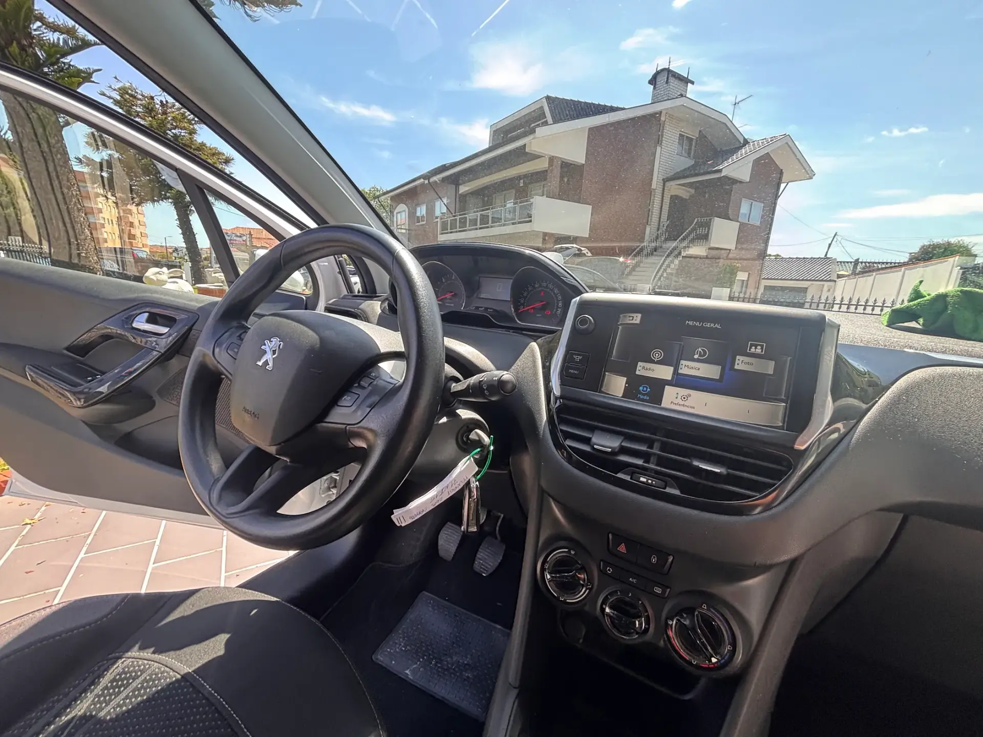 Peugeot 208 1.4 HDi Allure 17