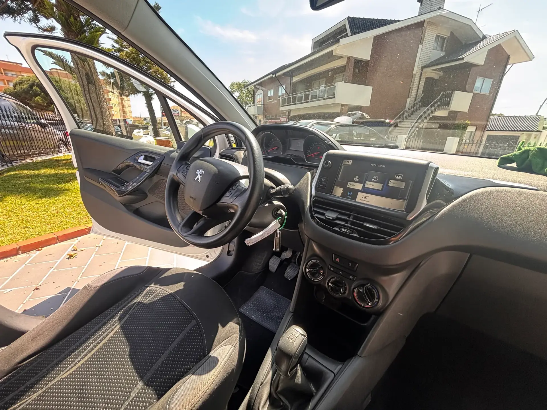Peugeot 208 1.4 HDi Allure 18