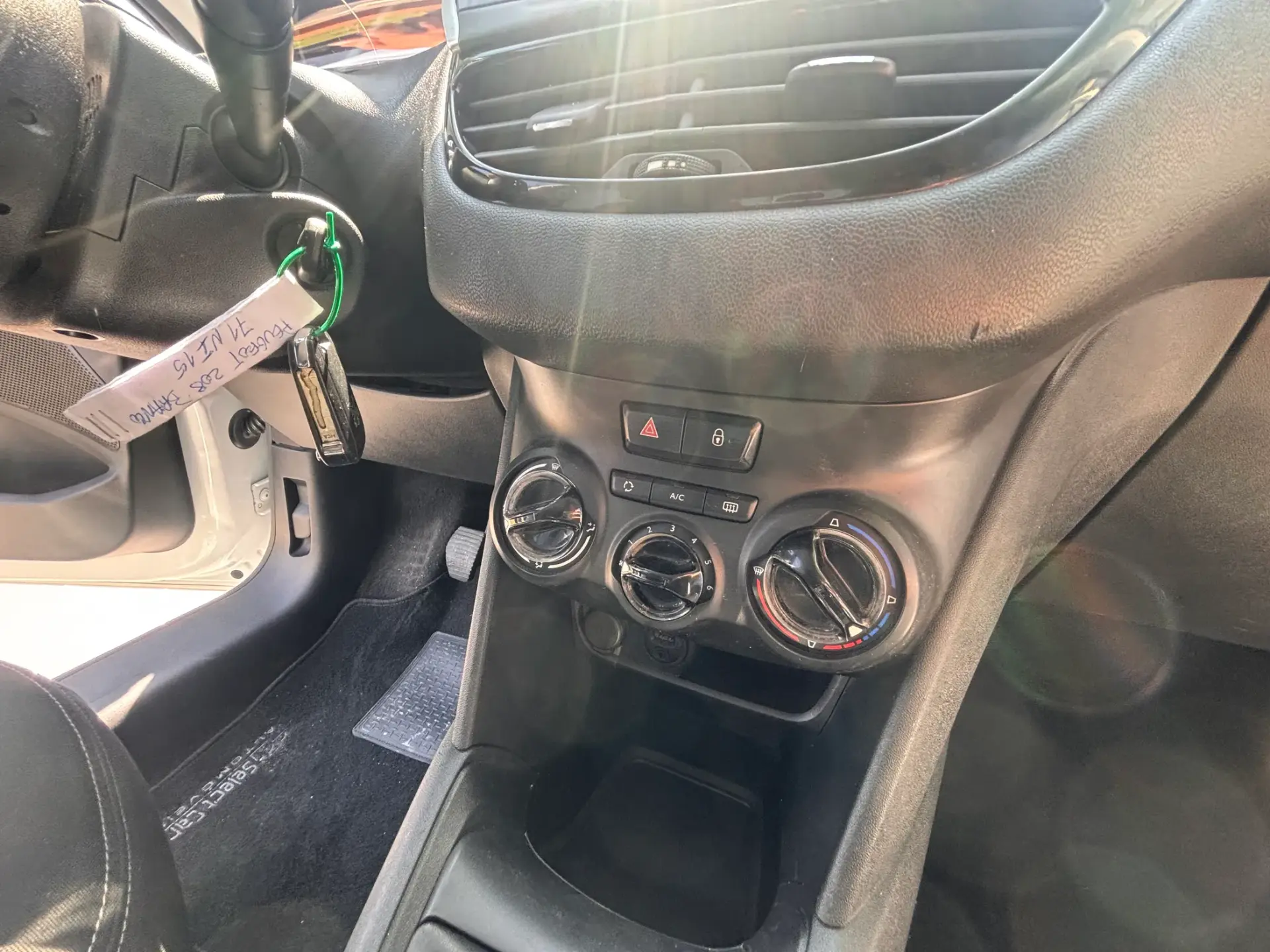 Peugeot 208 1.4 HDi Allure 19