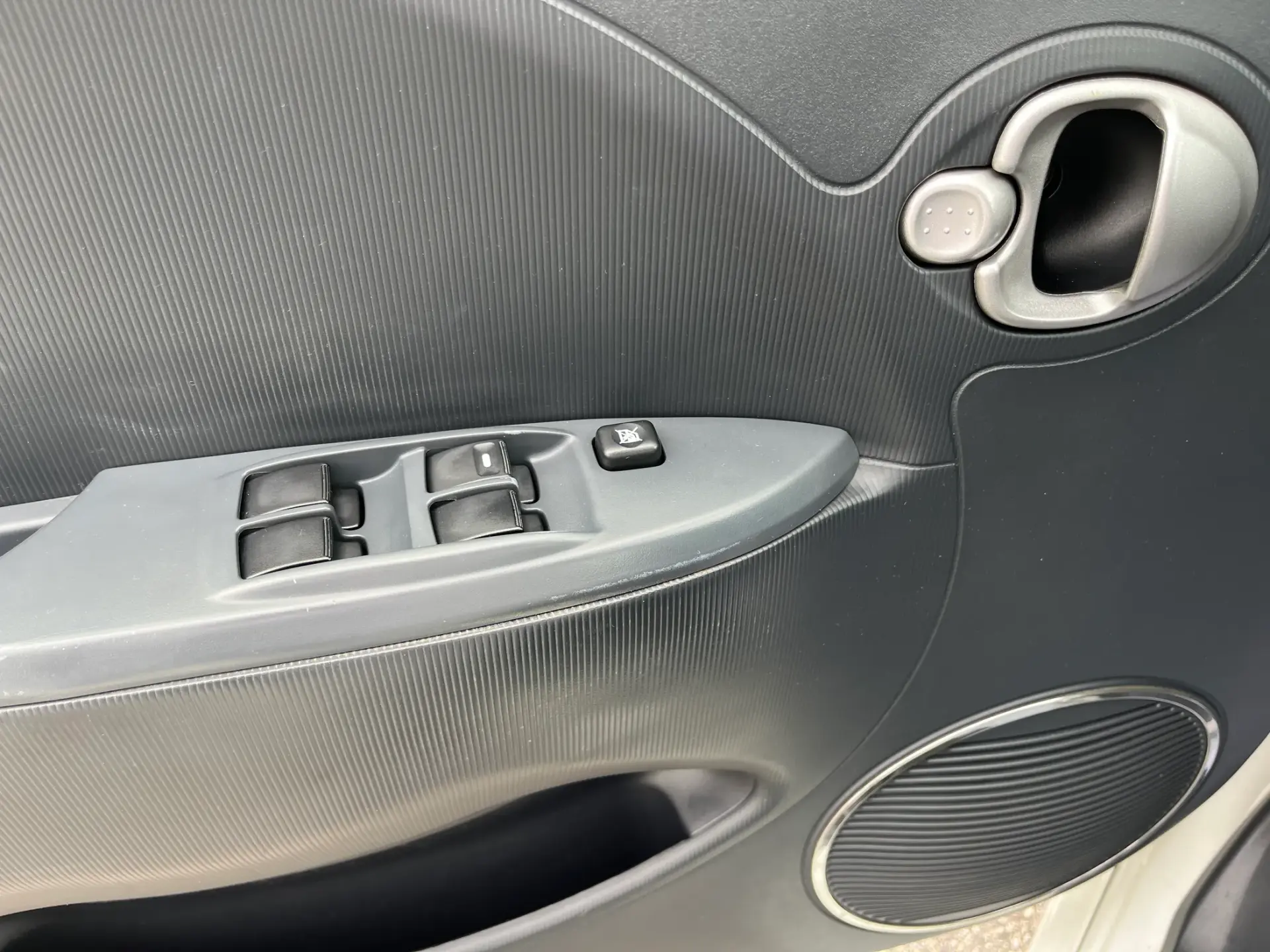 Peugeot iOn Active 12