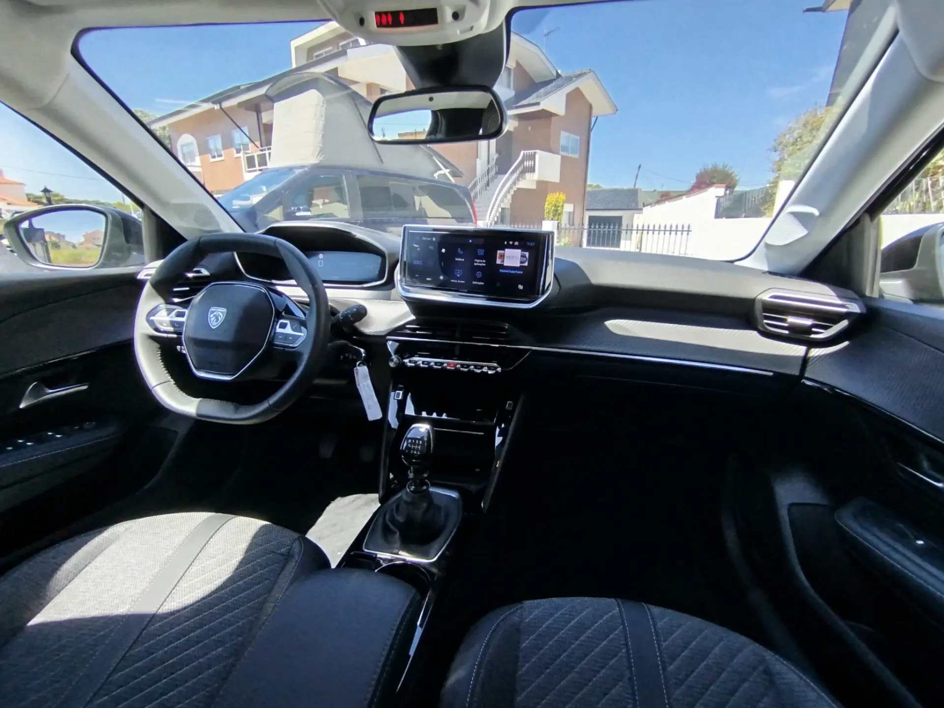 Peugeot 208 20