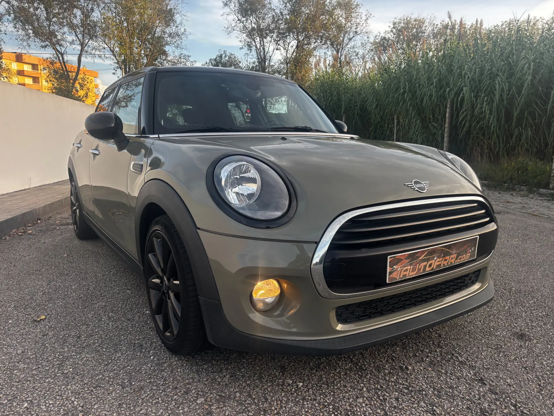 MINI 5 Portas Cooper Premium Yours Auto 1