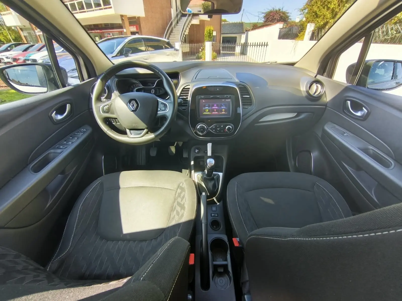 Renault Captur 1.0 TCe Exclusive 15