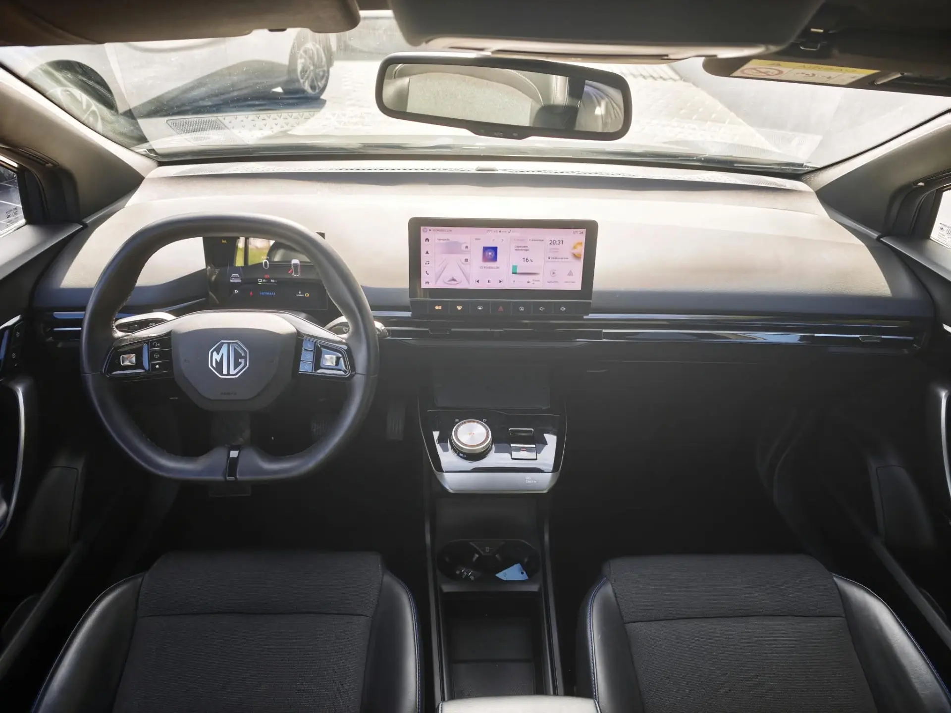 MG MG4 64 kWh Luxury 7