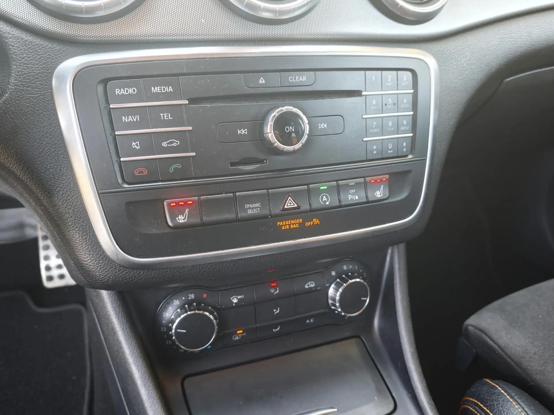 Mercedes-Benz CLA 220 (CDI) d 4Matic 7G-DCT Orange Art Edition 5