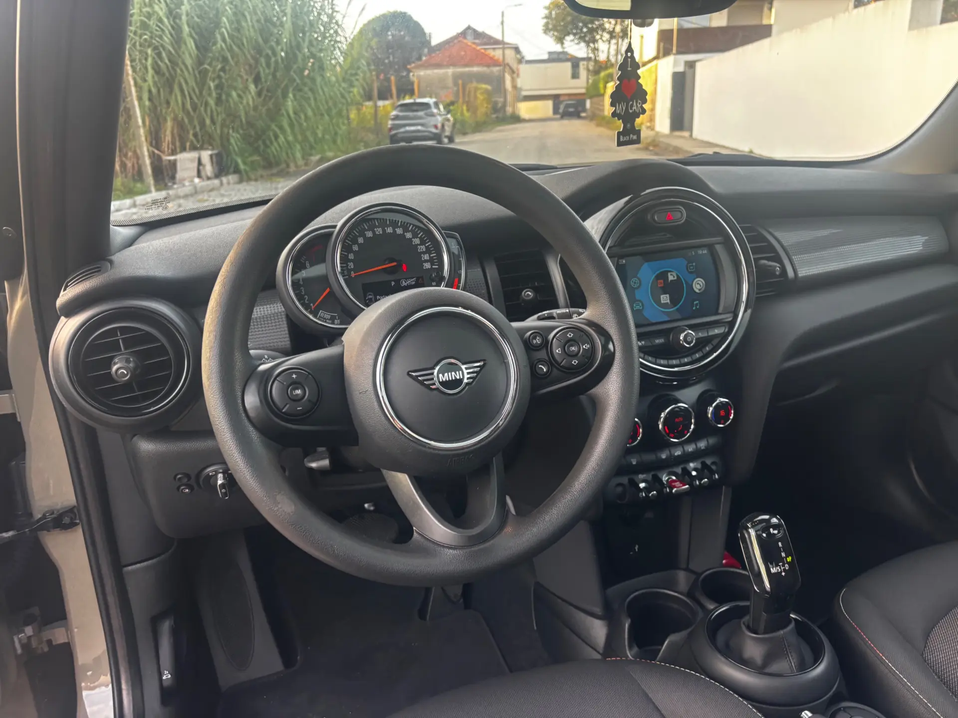 MINI 5 Portas Cooper Premium Yours Auto 7