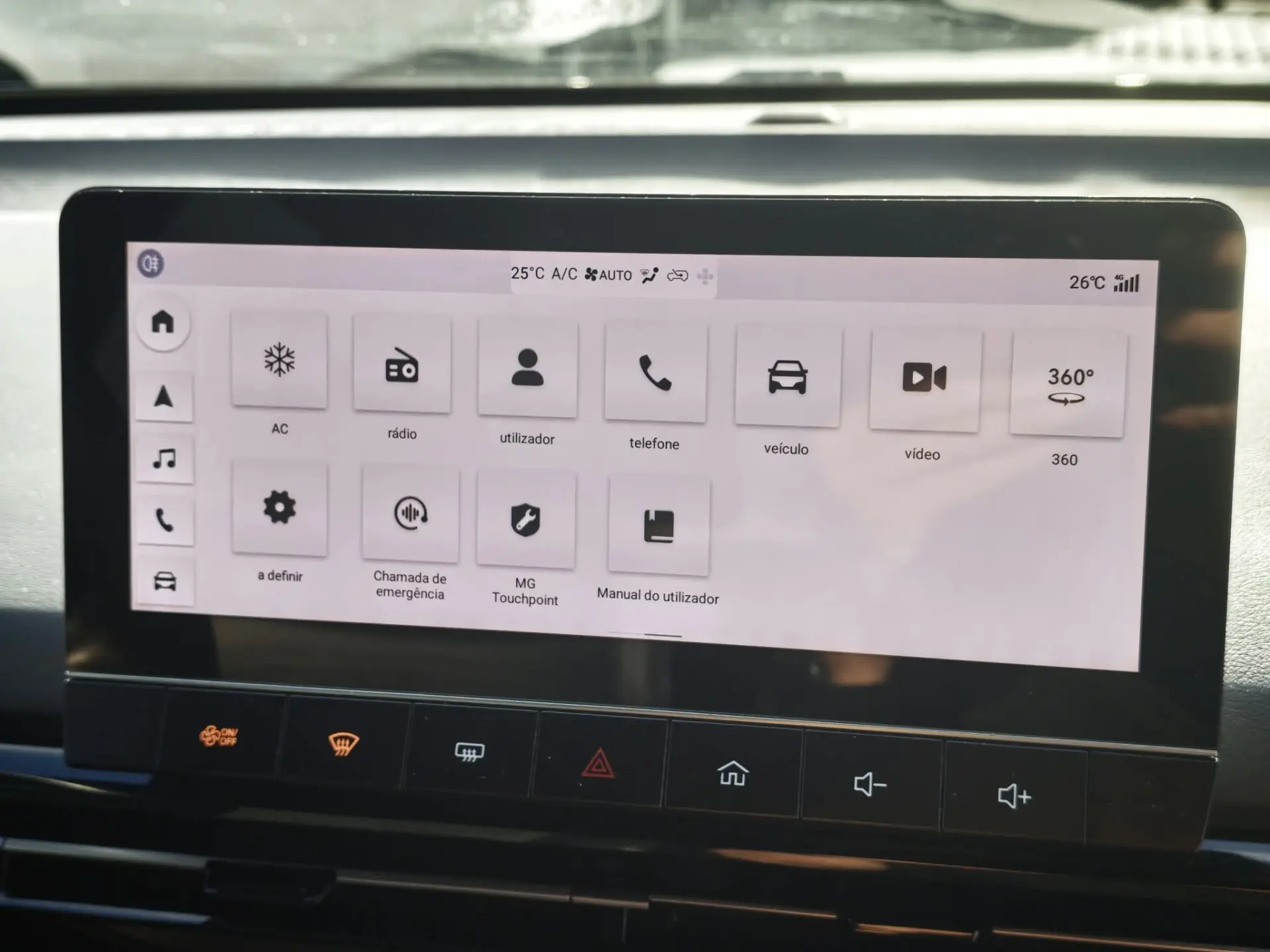MG MG4 64 kWh Luxury 24