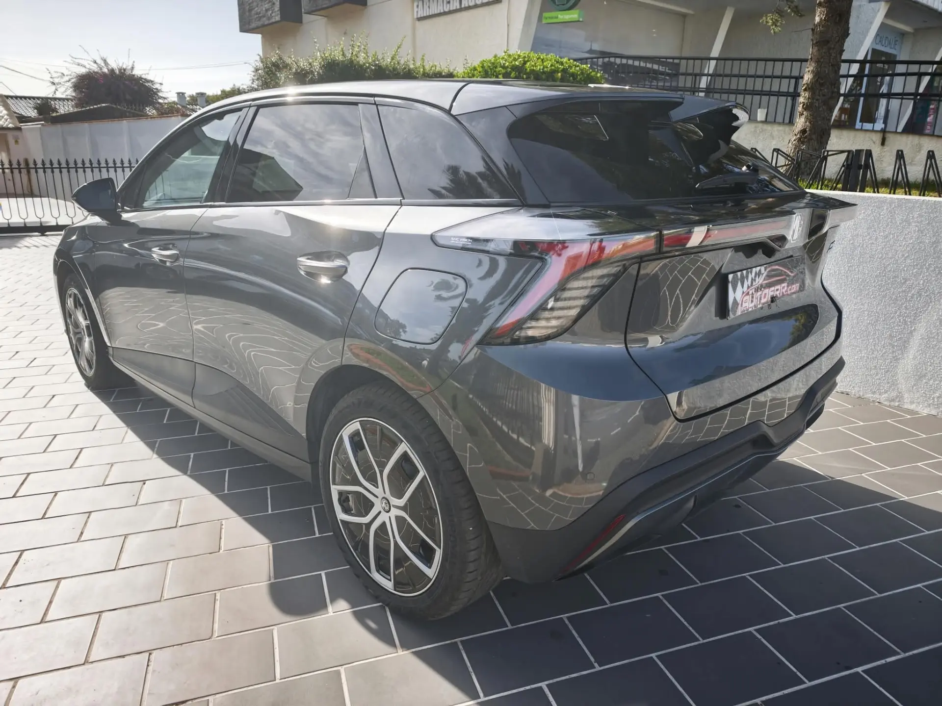 MG MG4 64 kWh Luxury 25