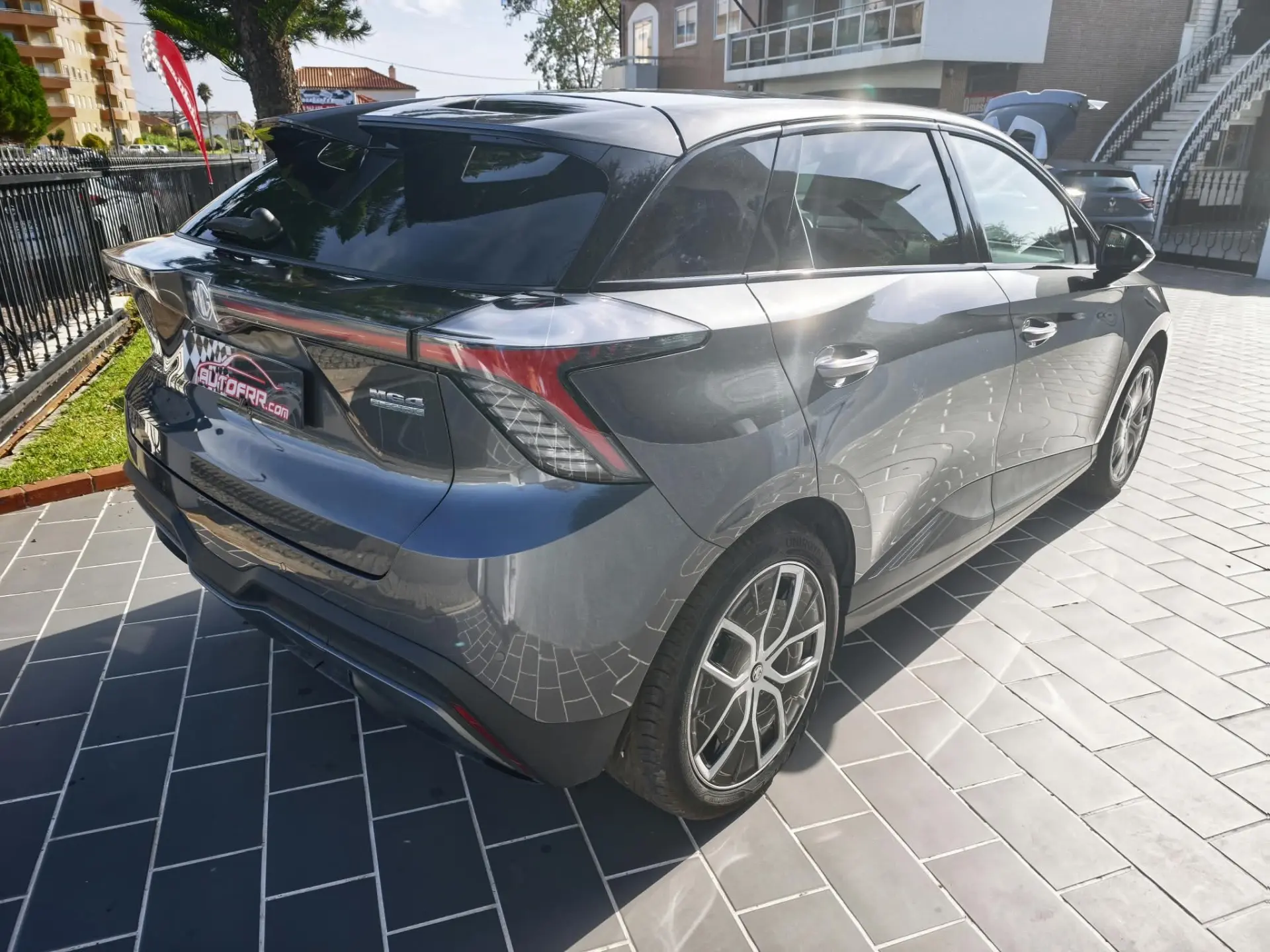 MG MG4 64 kWh Luxury 16