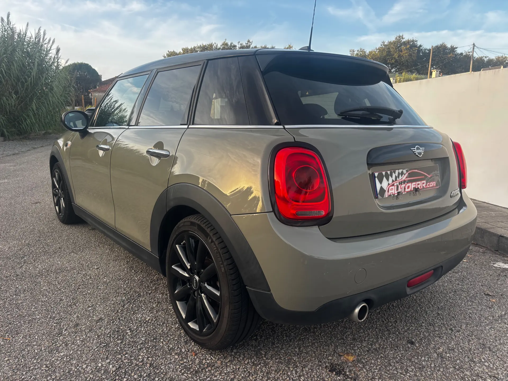 MINI 5 Portas Cooper Premium Yours Auto 9