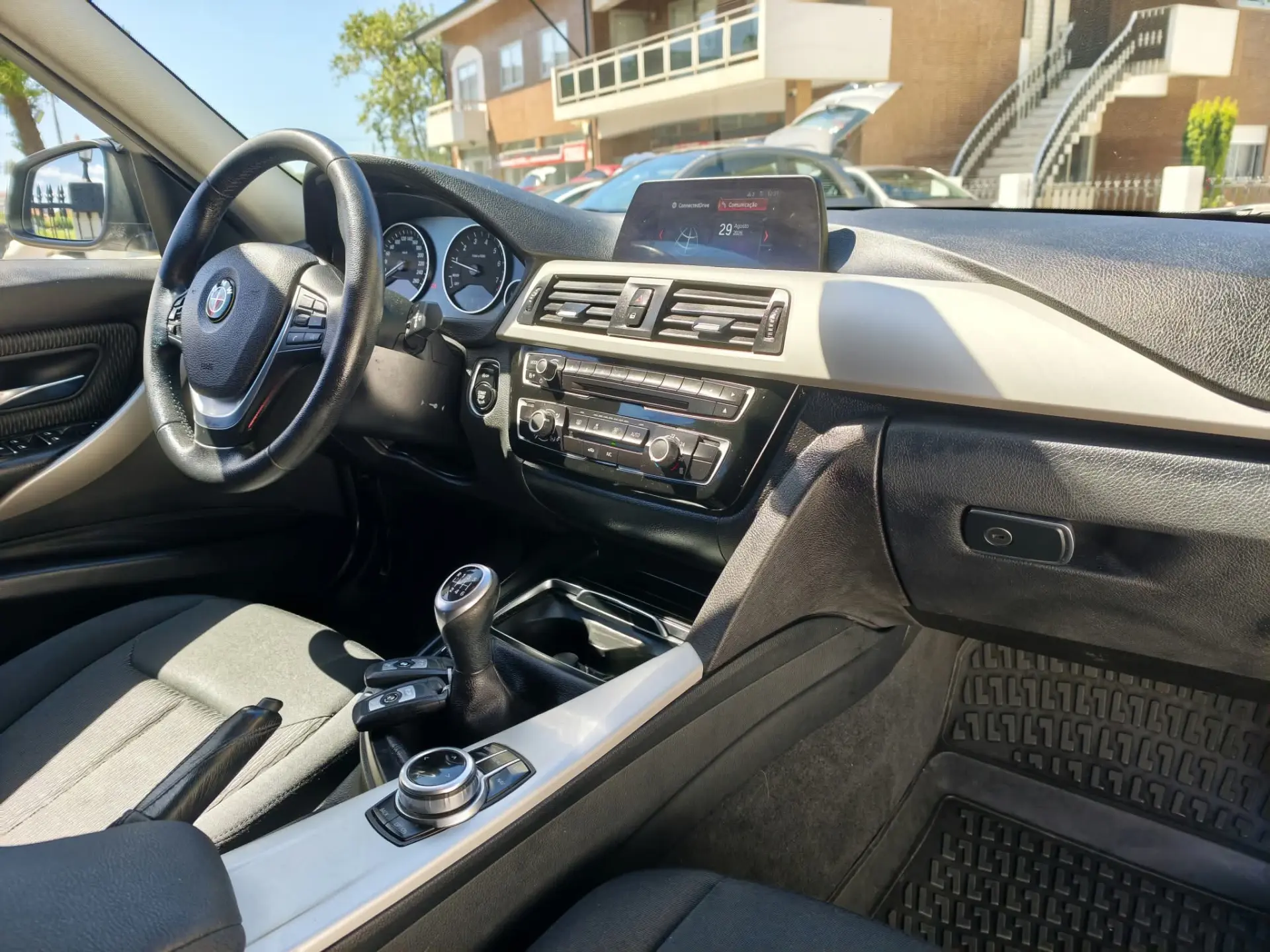 BMW 318 i Sport Line 19
