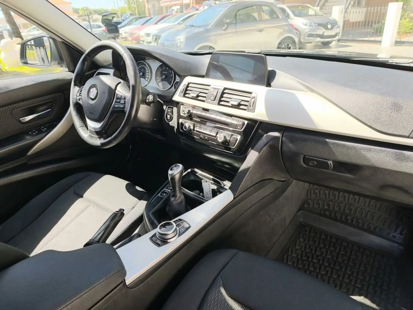 BMW 318 i Sport Line 22