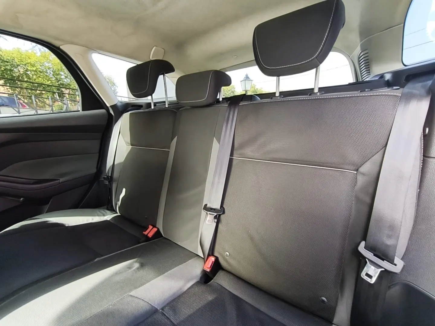 Ford Focus SW 1.6 TDCi Titanium 13