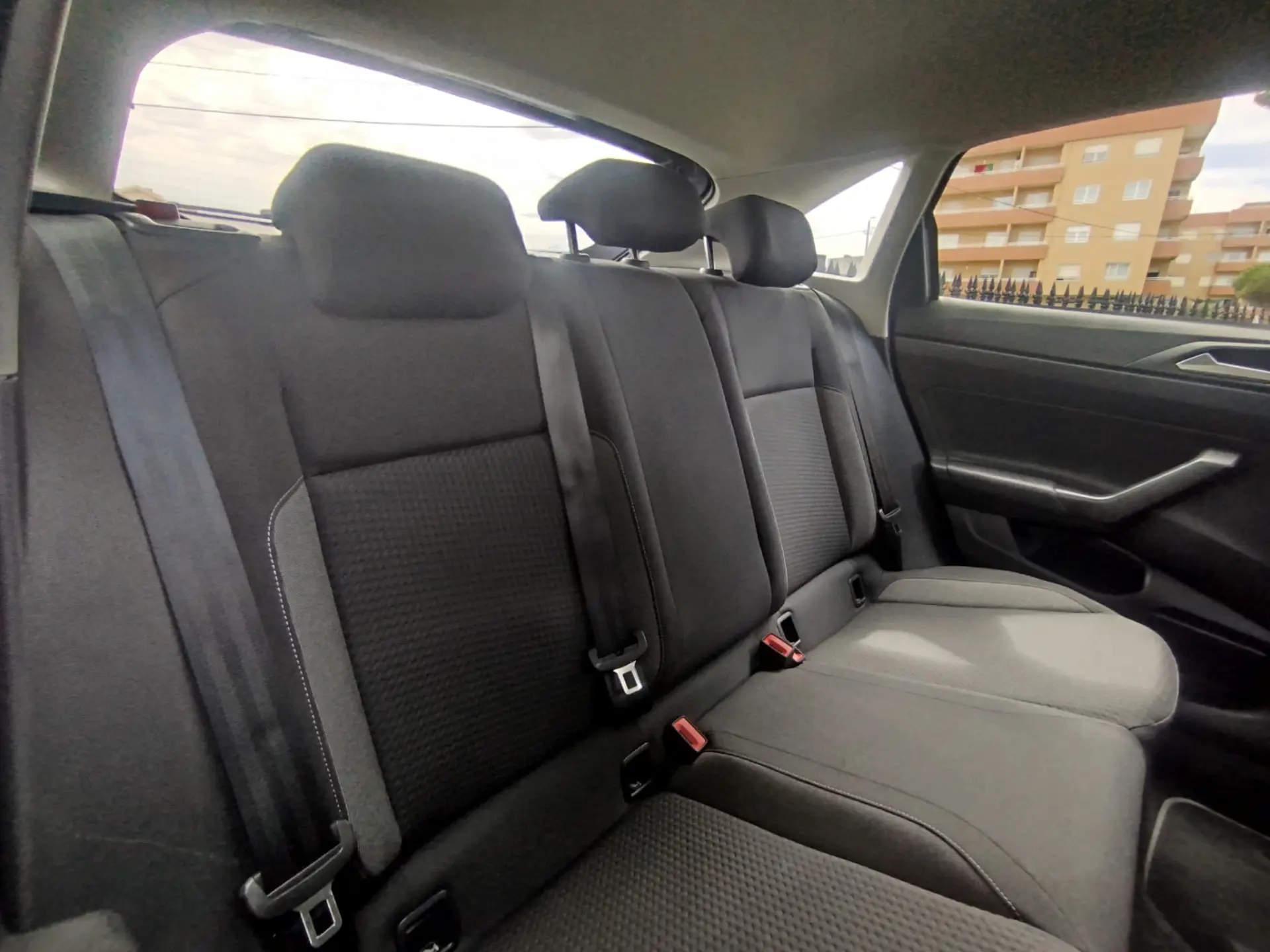 Volkswagen Taigo 1.0 TSI Urban DSG 18