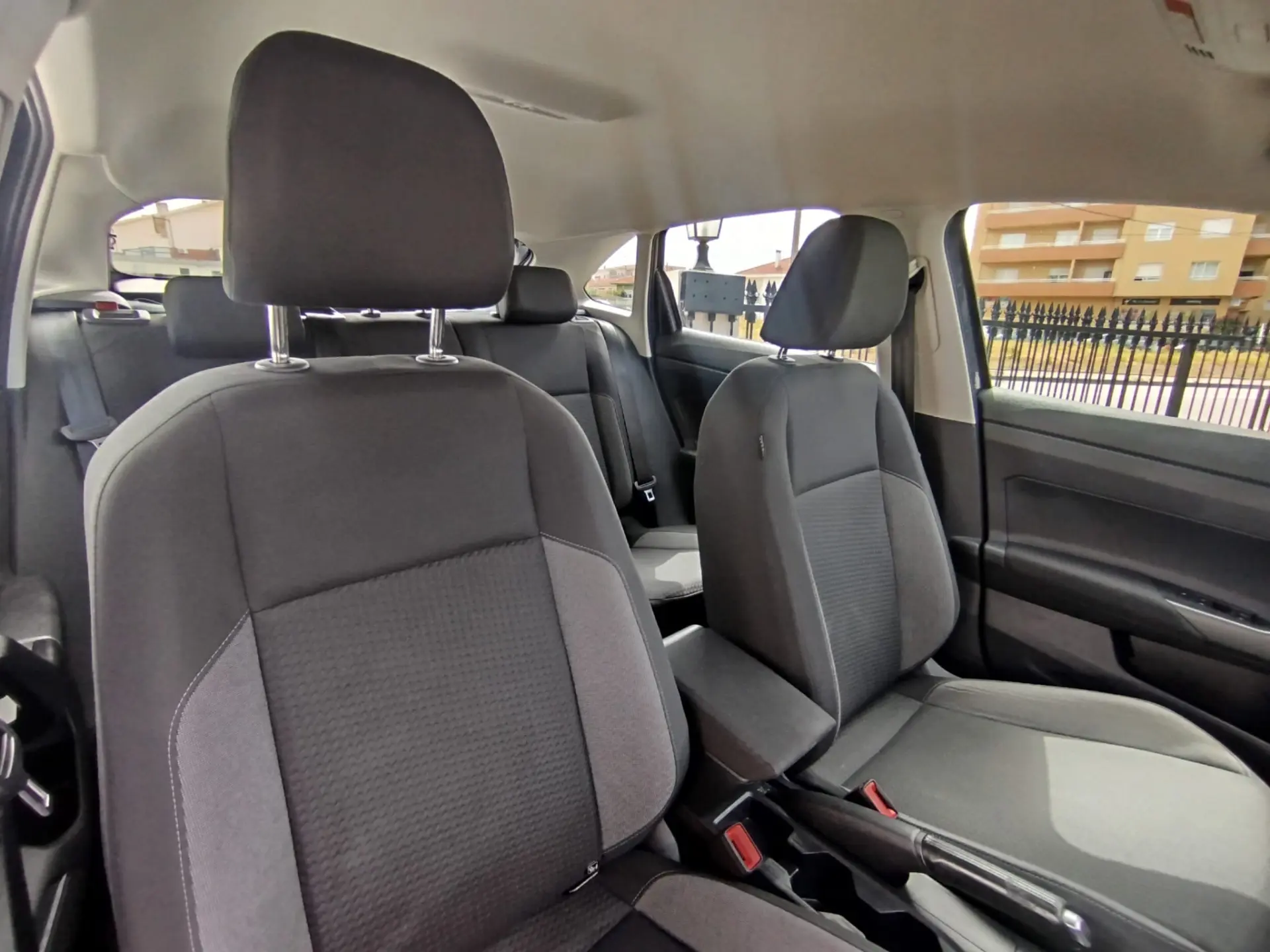 Volkswagen Taigo 1.0 TSI Urban DSG 17