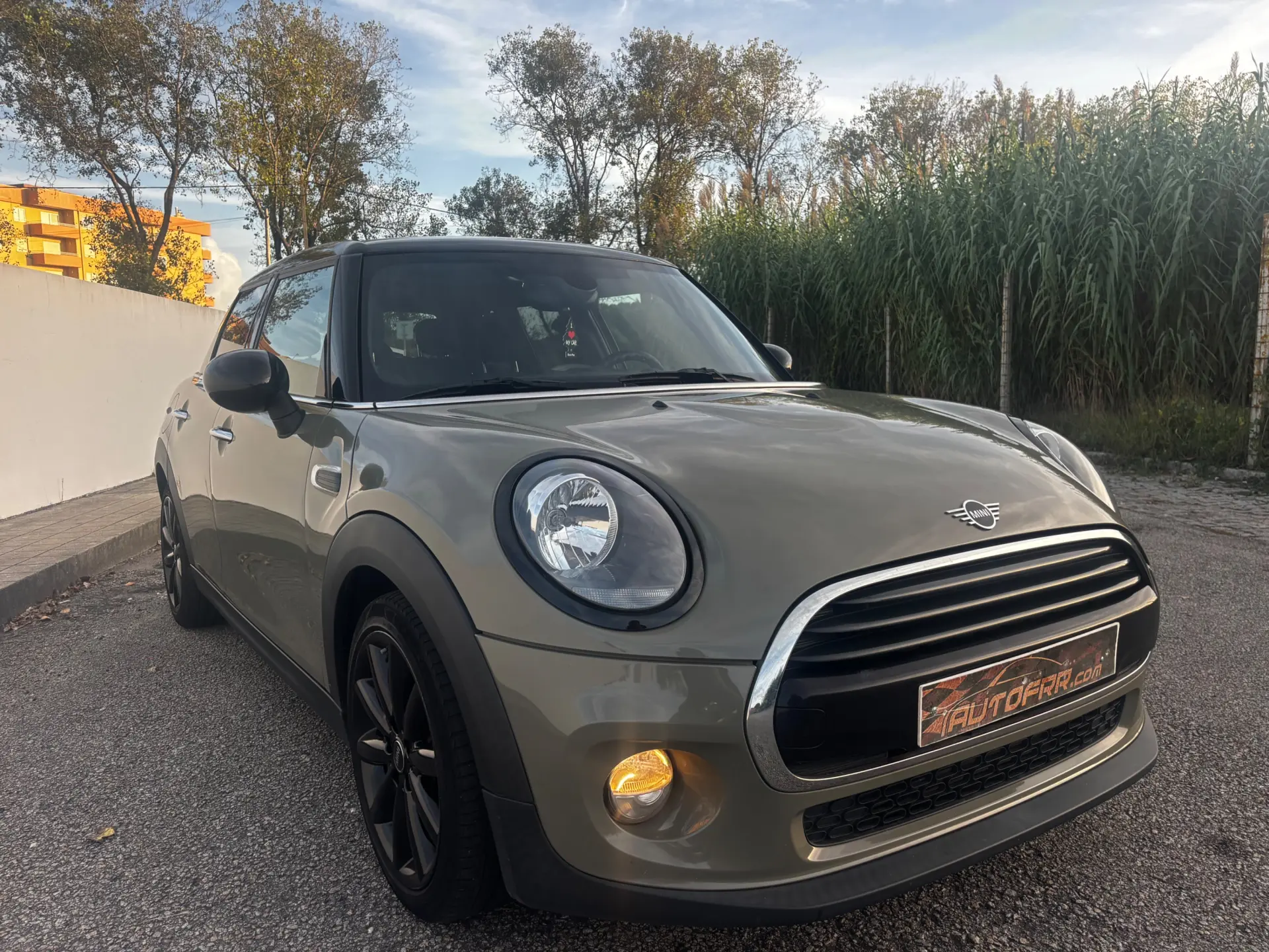 MINI 5 Portas Cooper Premium Yours Auto 3