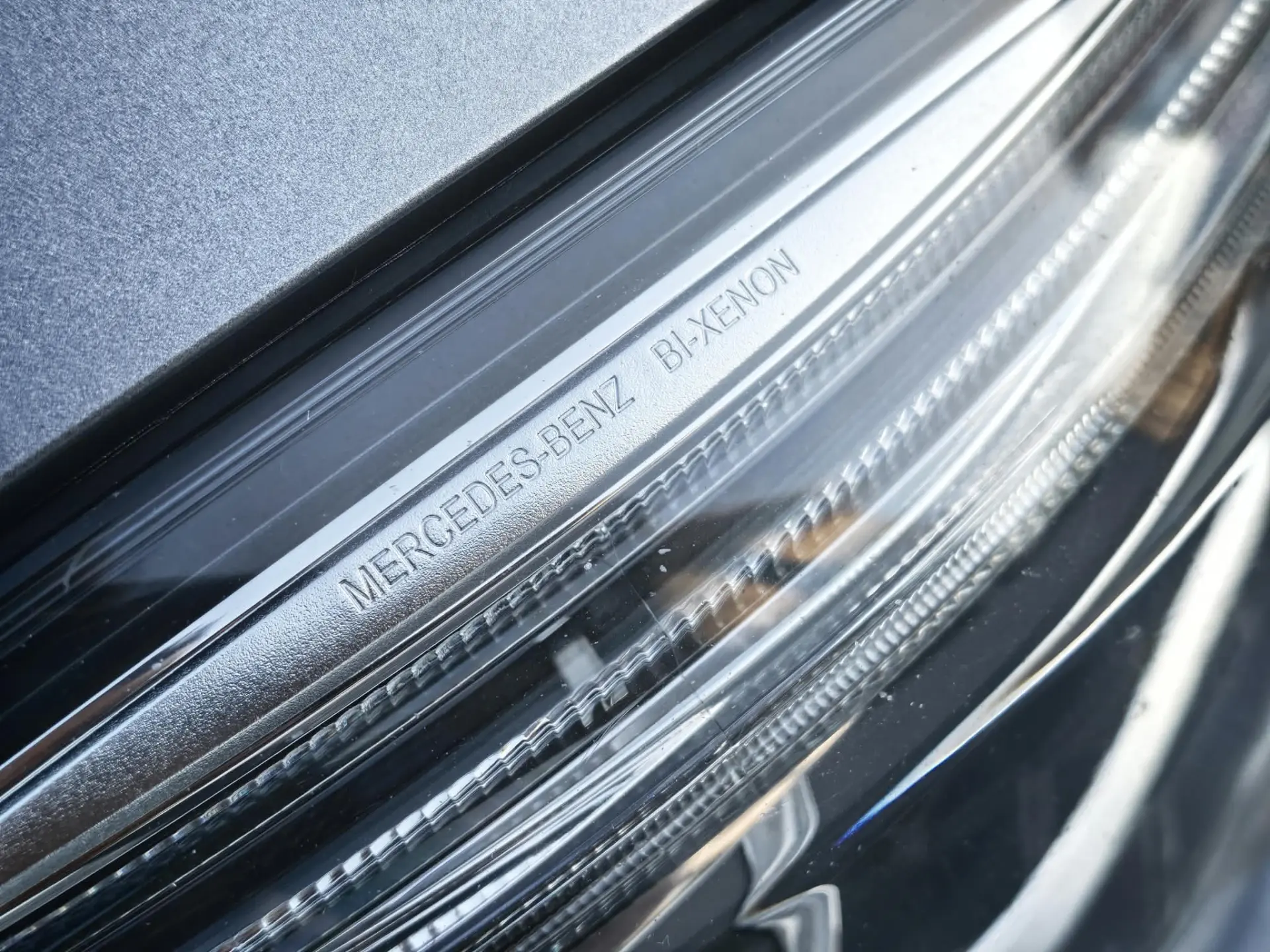 Mercedes-Benz CLA 220 (CDI) d 4Matic 7G-DCT Orange Art Edition 15