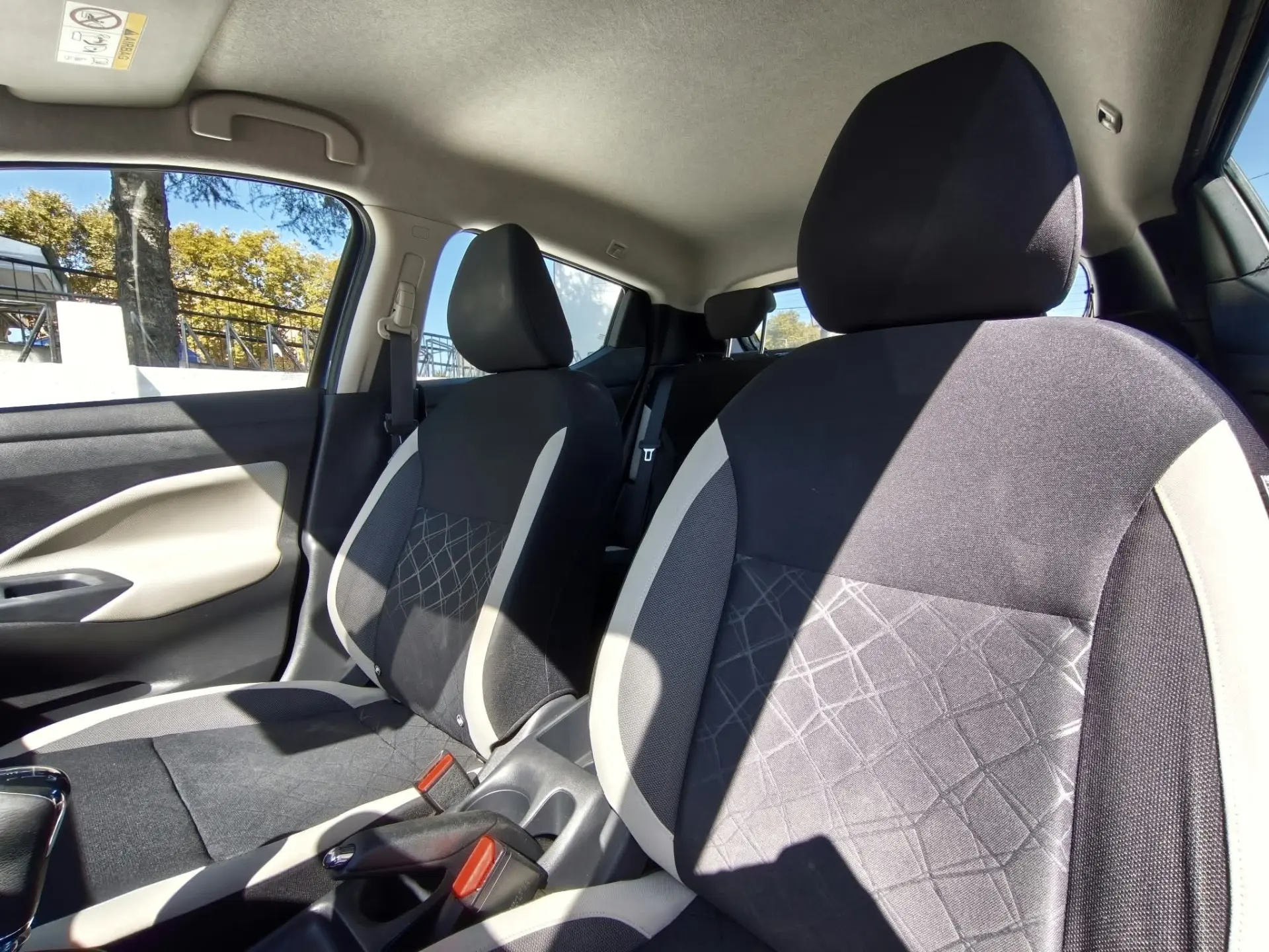Nissan Micra 1.5 dCi N-Connecta Moonlight S/S 10