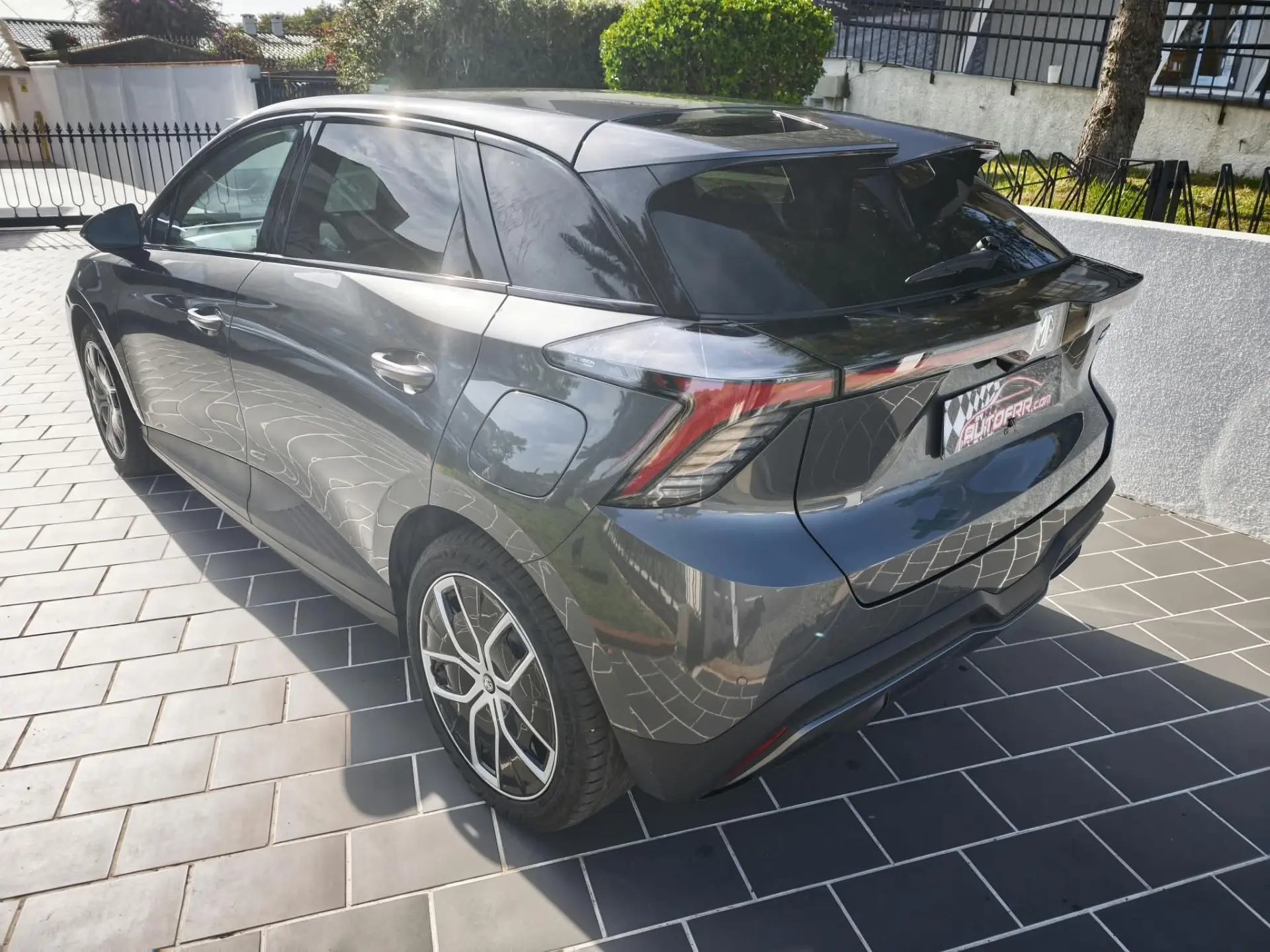MG MG4 64 kWh Luxury 4