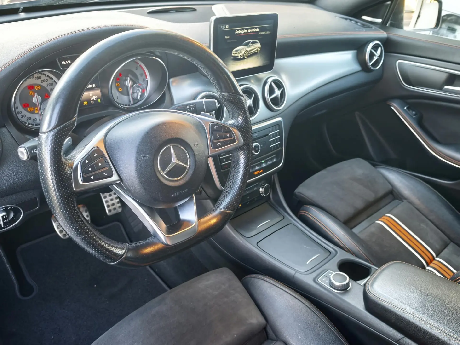 Mercedes-Benz CLA 220 (CDI) d 4Matic 7G-DCT Orange Art Edition 17