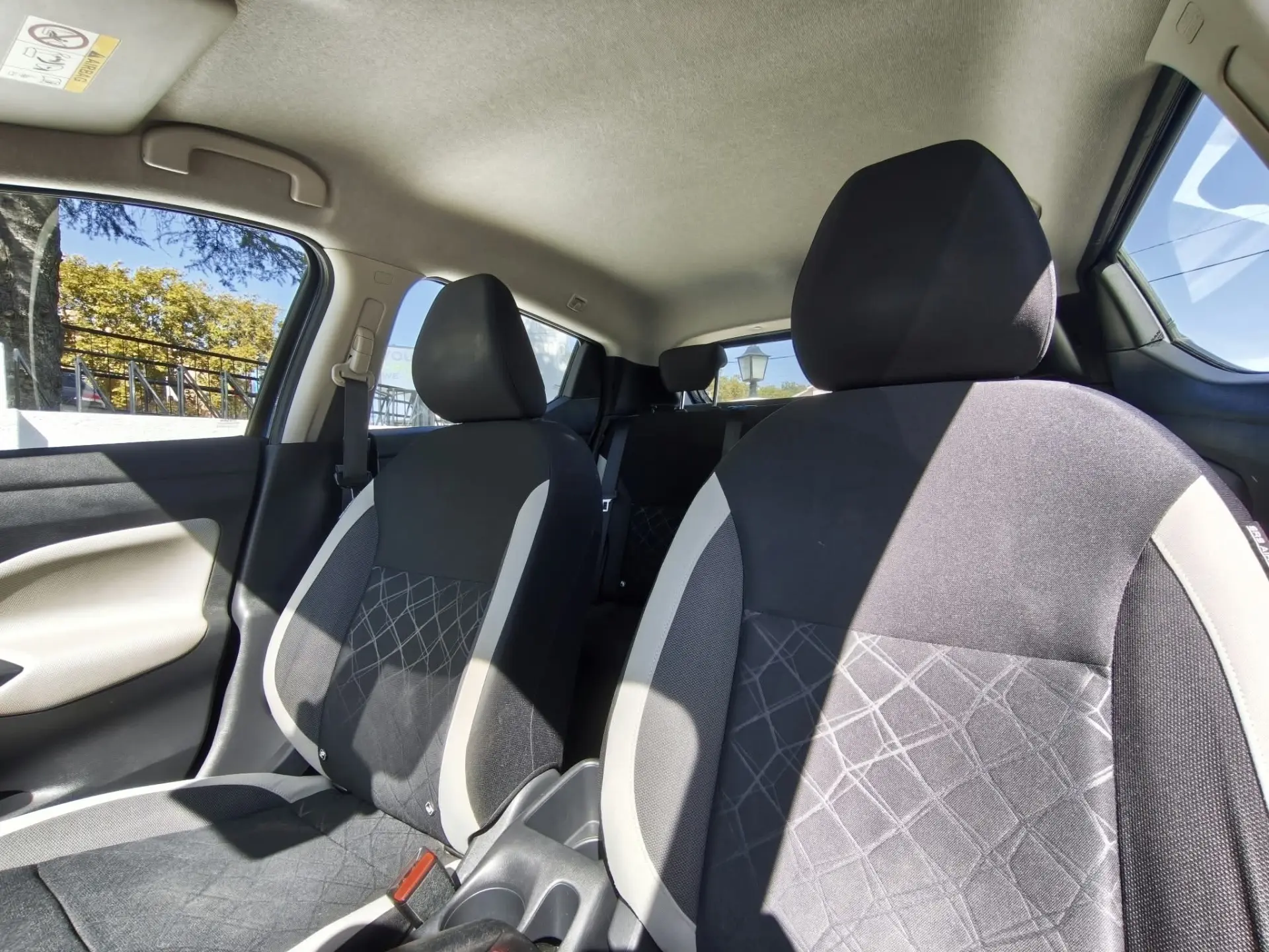 Nissan Micra 1.5 dCi N-Connecta Moonlight S/S 32