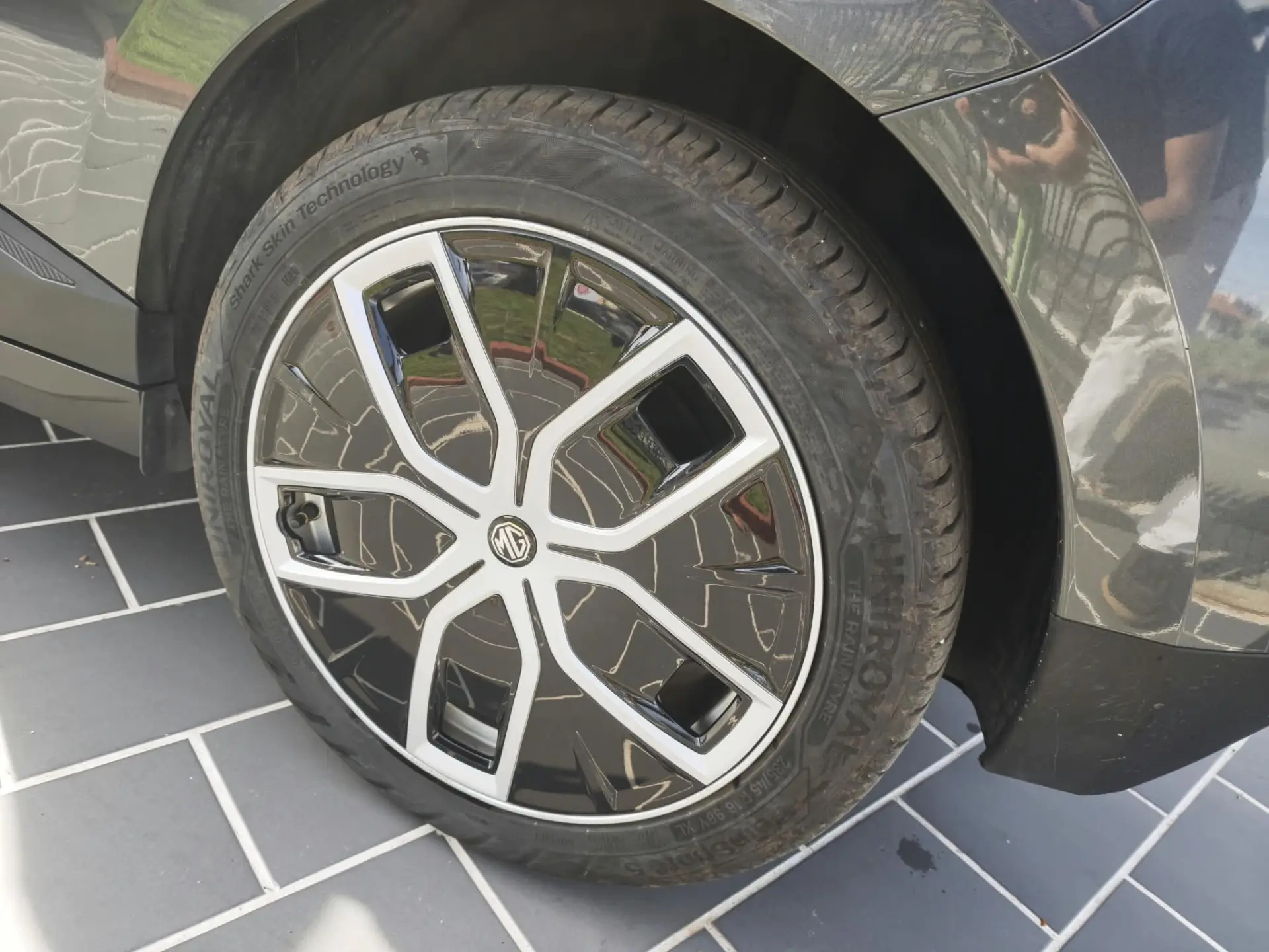 MG MG4 64 kWh Luxury 20