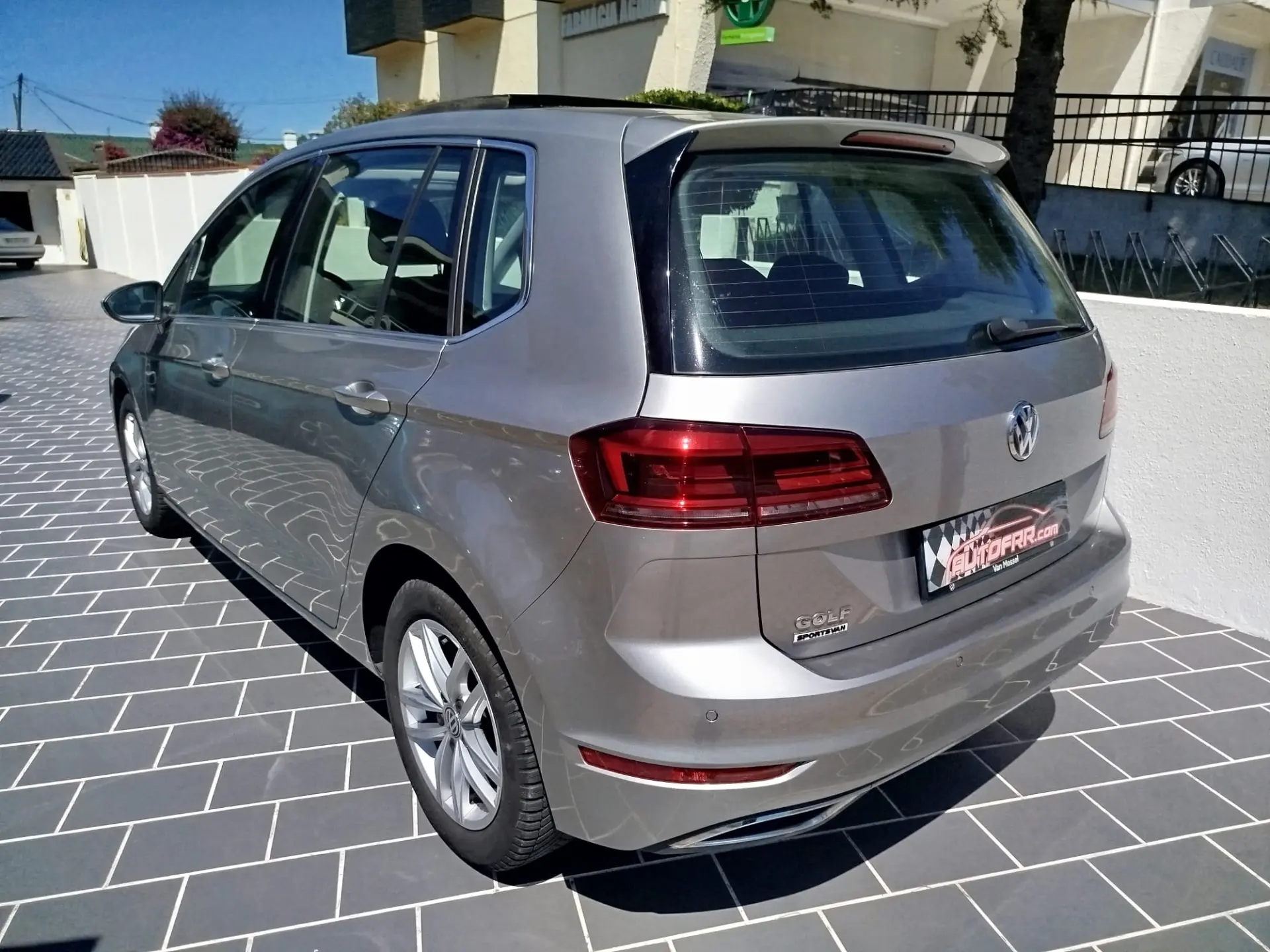 Volkswagen Golf 1.0 TSI OPF DSG Comfortline 8