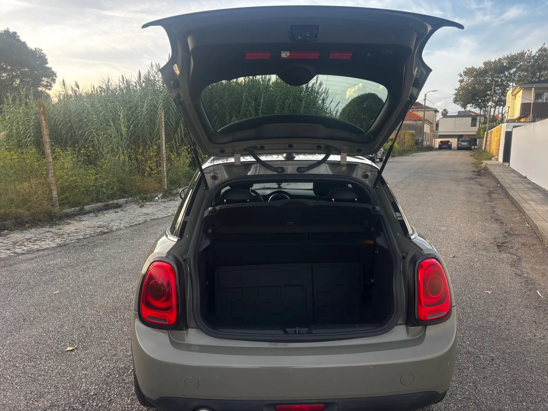 MINI 5 Portas Cooper Premium Yours Auto 24