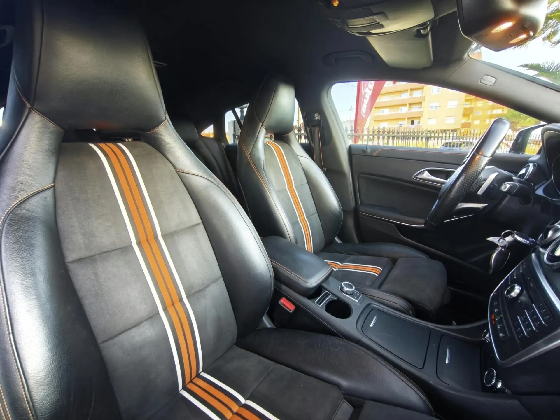 Mercedes-Benz CLA 220 (CDI) d 4Matic 7G-DCT Orange Art Edition 27