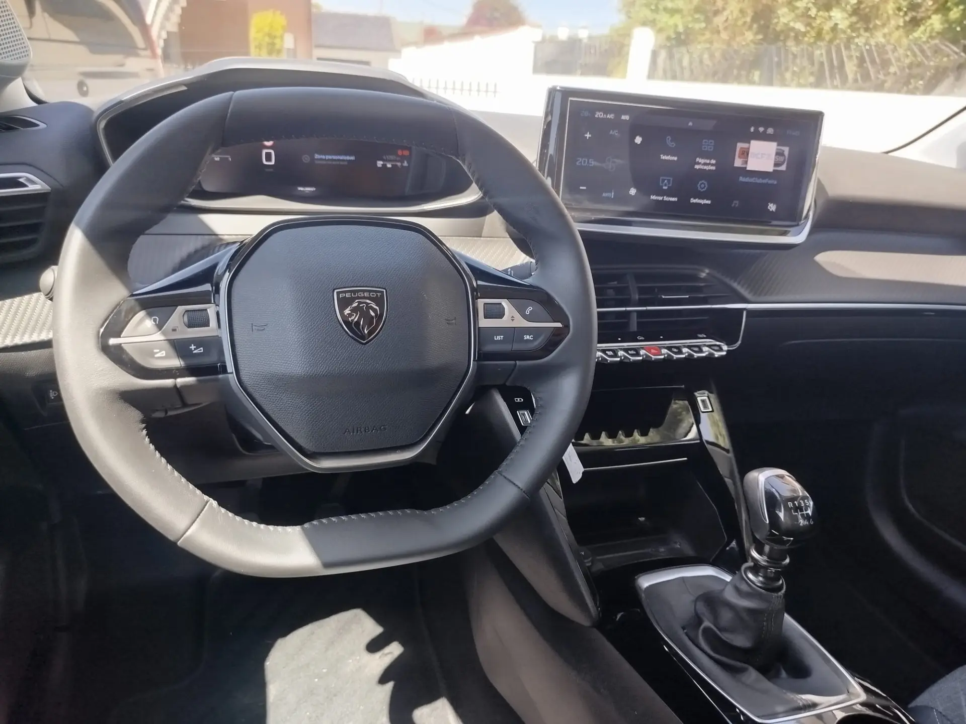 Peugeot 208 27