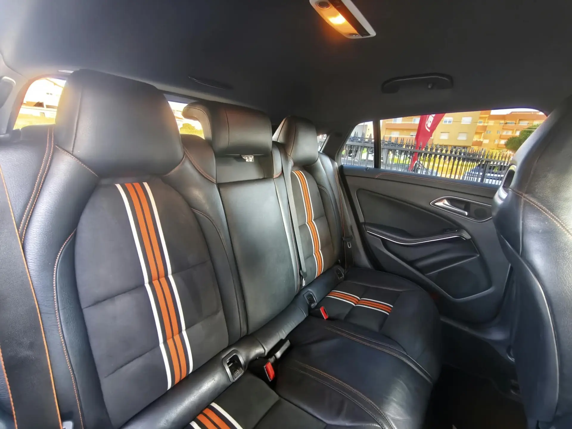 Mercedes-Benz CLA 220 (CDI) d 4Matic 7G-DCT Orange Art Edition 29