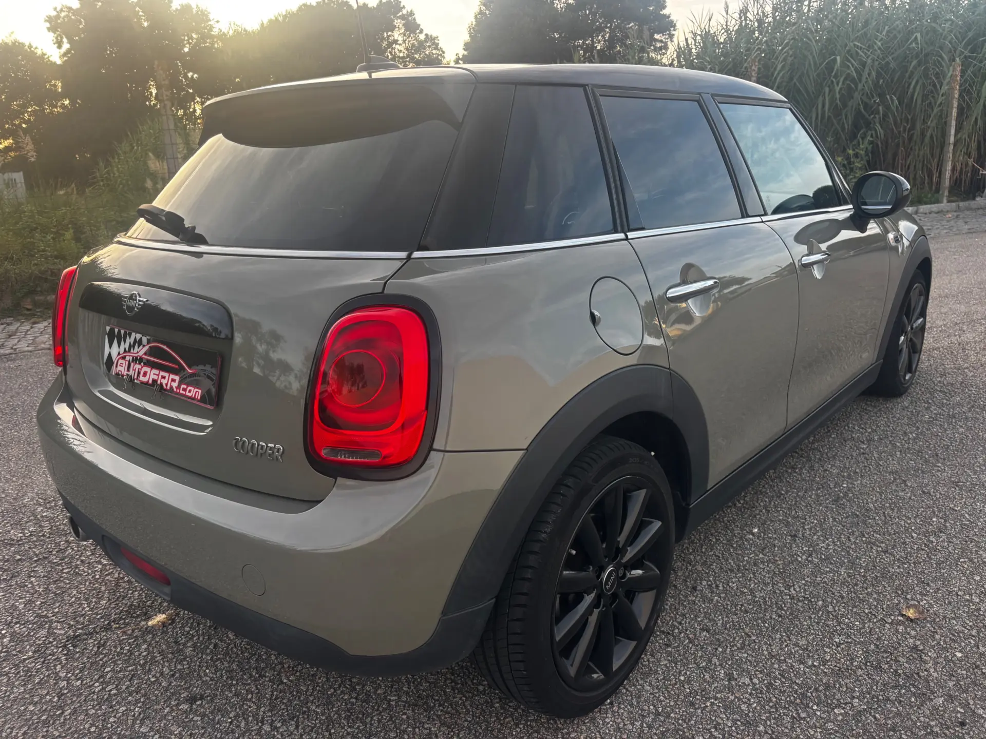MINI 5 Portas Cooper Premium Yours Auto 15