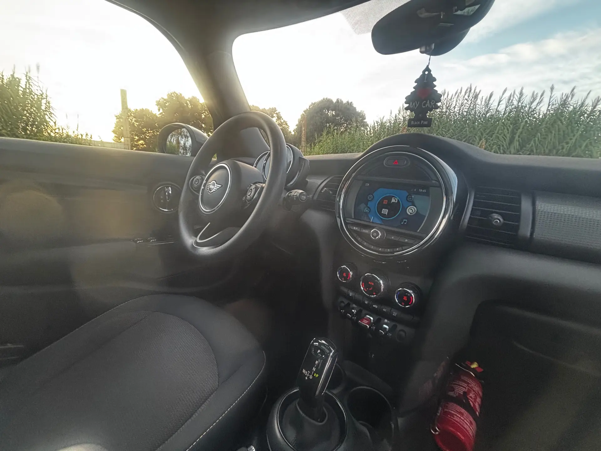MINI 5 Portas Cooper Premium Yours Auto 19
