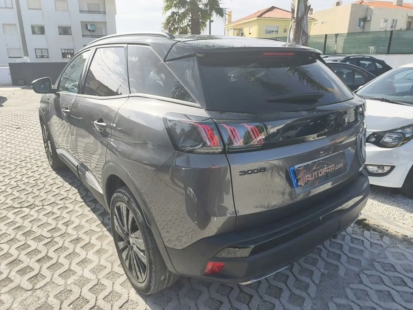 Peugeot 3008 PureTech 130 Stop & Start GPF EAT8 Allure Pack 2