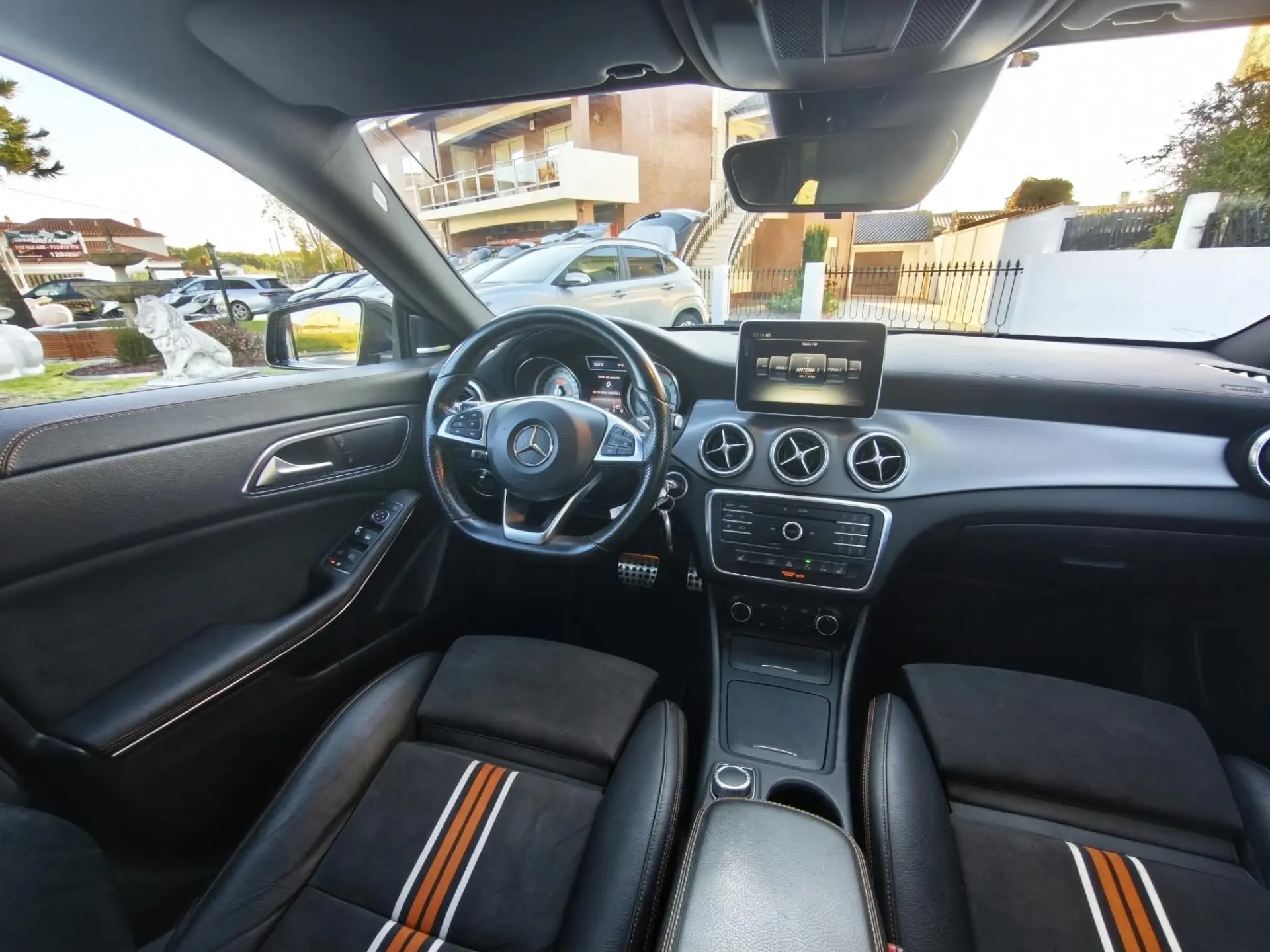 Mercedes-Benz CLA 220 (CDI) d 4Matic 7G-DCT Orange Art Edition 8